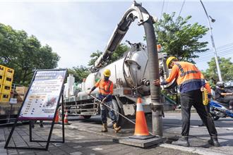 南投防汛新招！縣府攜手民間業者清淤 許淑華到場視察