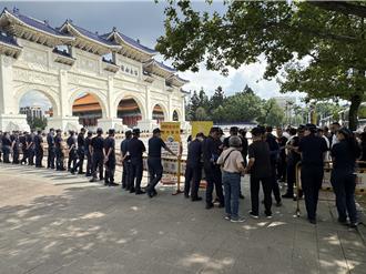 張安樂稱與宮廟簽「戰時協議」　警依組織犯罪條例驅離告誡解散