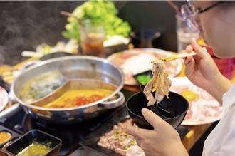 新蓝海？边吃火锅边看男模热舞 餐厅宵夜场转型夜店风