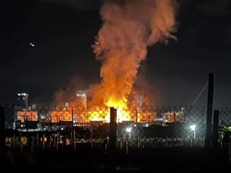 快訊》高雄興達電廠傳爆炸！火光竄天 恐怖影片曝光
