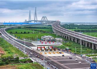 世界最大跨度斜張橋  「鋼鐵巨龍」常泰長江大橋通車營運