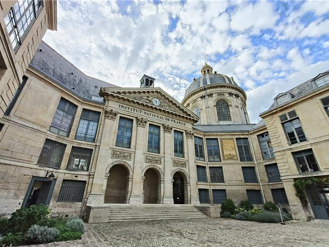 法蘭西學術院院內景圖。（李侑珊攝）