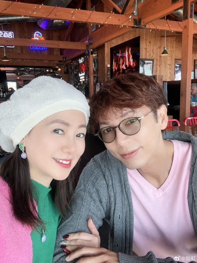 翁虹老公主動提出簽署婚後出軌協議。(翁虹微博)