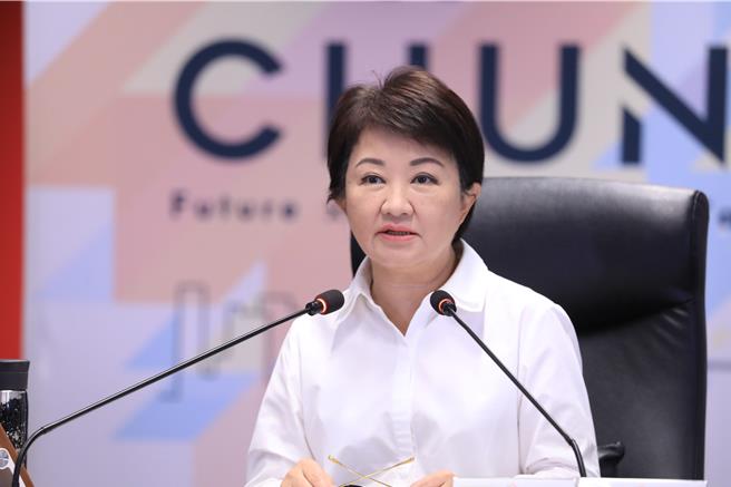 台中市政府9日召开市政会议，提出「115年度总预算暨附属单位预算案」，市长卢秀燕指出，这是有史以来市府第一次用暂定版送议会。（陈淑娥摄）