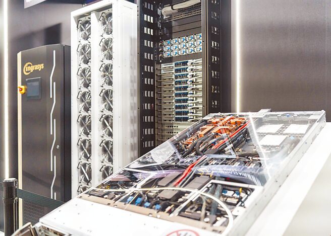 AI伺服器强劲需求带旺，纬颖、纬创与广达8月、前八月营收皆衝上同期新高。图／本报资料照片