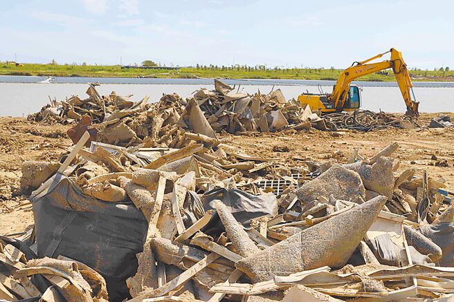 7月初丹娜丝颱风重创南台湾光电案场，至今还未完成善后。经济部表示，未来20MW以上光电案场需提防灾计画。（本报资料照片）