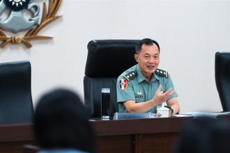 鍾樹明主持青年諮詢委員座談 感謝提供建言