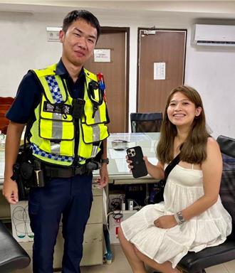 菲籍女游野柳手机遗落在公车   警方40分钟火速寻回