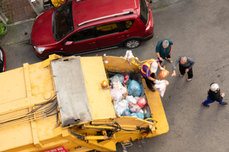 清潔員撿「殘值32元舊電鍋」送拾荒婦 竟淪貪污犯 同行逆風曝真相