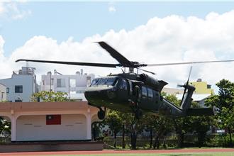 恆春核安演習模擬孤島情境 黑鷹直升機空中運補