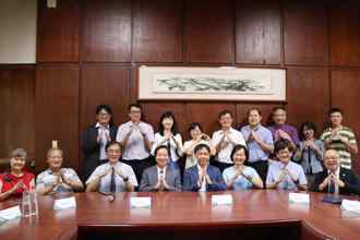 「台股多頭總司令」張錫回東海任教　以30年金融實務經驗培育新世代人才