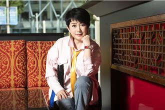 致敬蔡依林露胸「回馈社会」　周思洁再杠小虫：神叫我告的