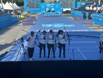 射箭世錦賽》反曲弓中華女團邱意晴、李采璇、許芯慈射日摘金