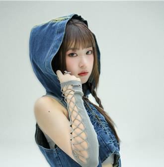 16歲女歌手小四當練習生！「嬰兒肥」靠一句話甩容貌焦慮