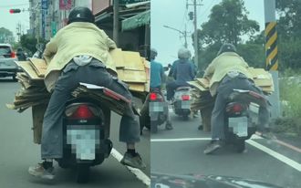 「為了50元」阿伯有練特技？ 機車超載回收紙箱搖晃上路