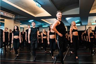 每天练习12小时！爱尔兰踢踏舞《火焰之舞》来台演出8场