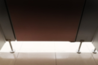 台中11歲女童公園如廁遭偷窺 嚇壞求救：門縫有雙眼睛