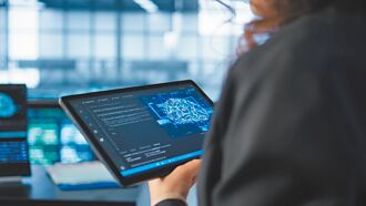 產業分析－生成式AI決策黑箱 效率背後藏隱憂