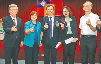 陳亮妤掌健保署 藍：信賴感十足