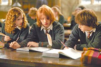 串流平台獨家服務搶客