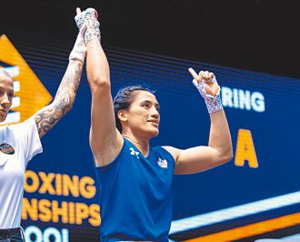 世界拳击锦标赛》完封对手 陈念琴铁拳晋8强