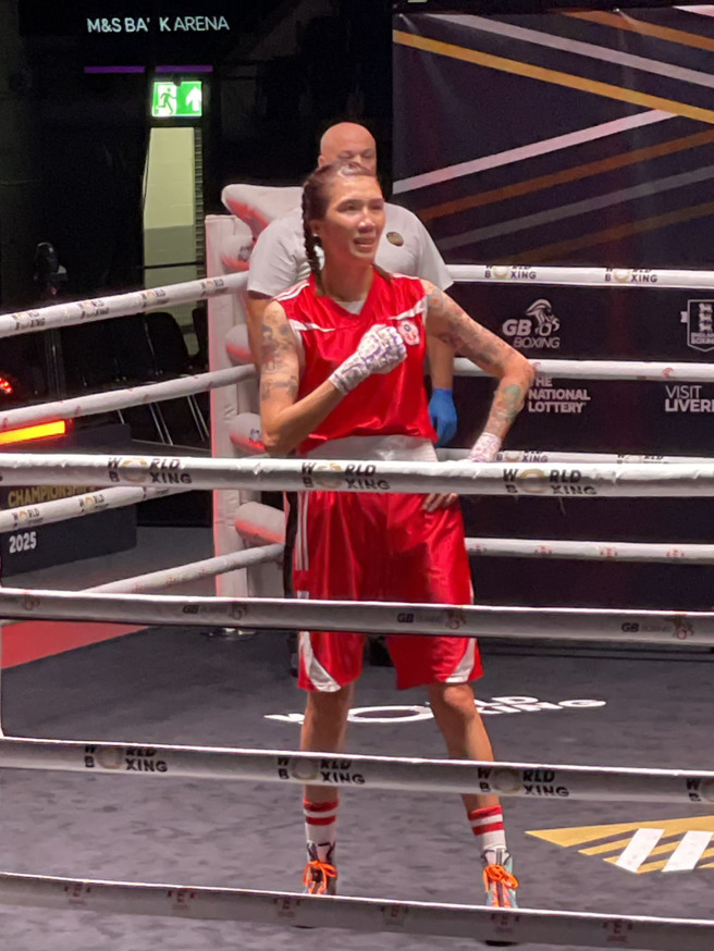 台湾拳击女将黄筱雯在世锦赛击败墨西哥选手，成功晋级四强。(中华拳协秘书长彭俊铭提供)