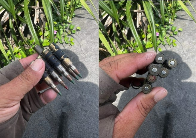 有网友在网路上发文，表示在嘉义的海边，捡到6发机枪子弹，已交给派出所做后续处理。（翻摄爆料公社）