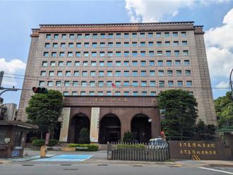 谁想当老师！制止学生校内抽菸「被打成脑震盪」 法院仅判赔2.2万