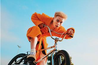 男歌手〈Fxxk you〉河濱公園狠騎腳踏車5小時親揭慘痛經驗