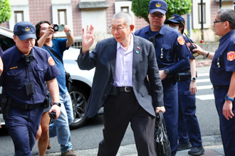 柯文哲要維持2年條款嗎？意向曝光