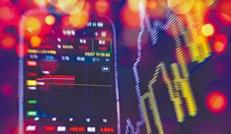 台股屢創歷史新高！散戶還能買嗎？ 專家解答了 