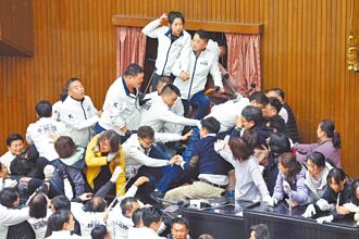 新聞透視》執政者應有山羊過橋智慧