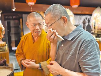 柯祭父頻拭淚 北檢抗告最快今裁定