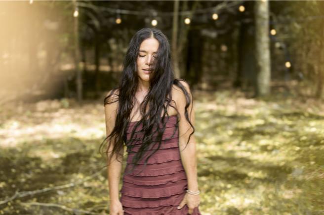 山形瑞秋近期帶著第5張全新錄音室專輯《Starlit Alchemy》回歸樂壇。（Laura Crosta 提供）