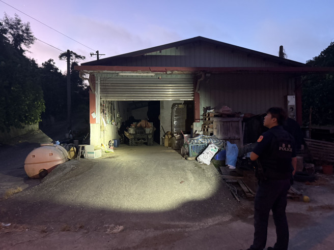 為守護柚農心血，鳳林分局即日起啟動「護柚專案」，聯合5所1隊展開高強度巡邏，誓言將竊賊阻絕於柚園之外。（圖／簡銘柱翻攝）