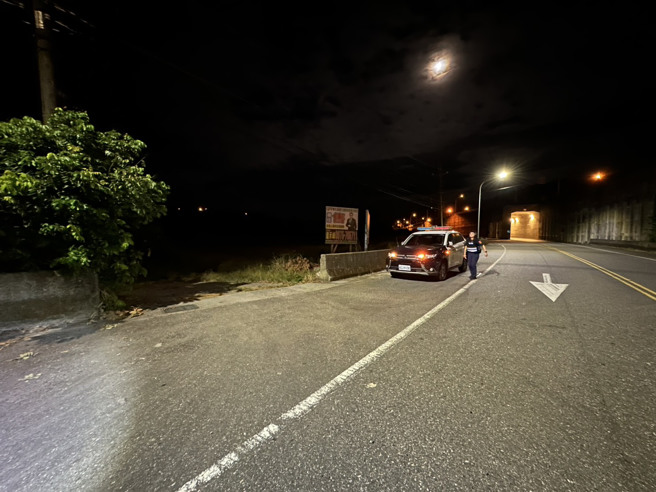 為守護柚農心血，鳳林分局即日起啟動「護柚專案」，聯合5所1隊展開高強度巡邏，誓言將竊賊阻絕於柚園之外。（圖／簡銘柱翻攝）