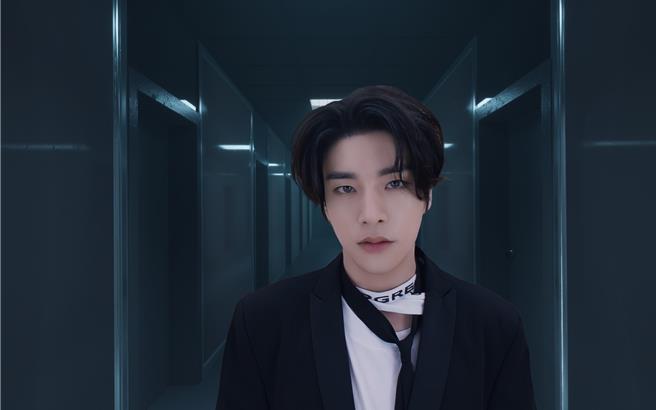 JAKE表示此次VR電影會有「偶像就在眼前」的感受。（威秀影城提供）