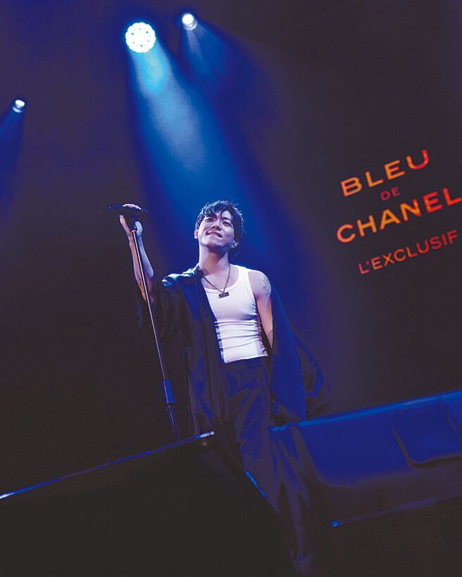 ØZI一身精实身材引起不少尖叫，让他直呼好害羞。（CHANEL提供）