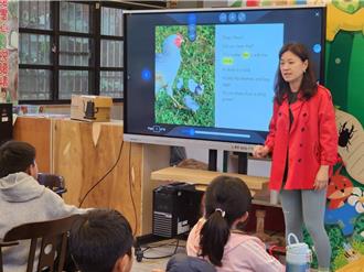 海歸大學教師任教嘉縣山區國小 獲教育部傑出導師獎