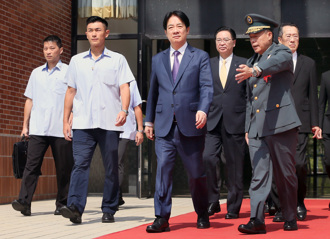 總統出席三軍士官聯合開學典禮  重申和平四大支柱行動