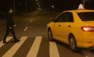 開車遇闖紅燈行人 駕駛來不及禮讓慘吞6000元罰單   提告撤銷仍吞敗