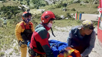 男子登南湖大山膝盖重伤 黑鹰直升机出动救援后送花莲