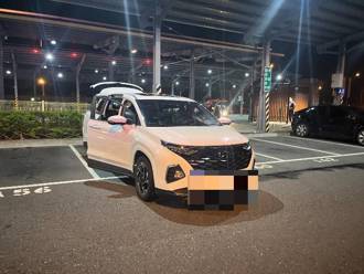 西螺休息站違停「拒絕移車」　拖吊車到場、鬧事女送醫收場