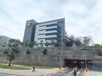 台積電台南廠「工人洗水塔身亡」！借錢修屋頂仍背債 女兒認屍哭癱