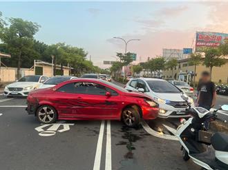 桃園平鎮環南路詭異車禍！ 男子逆向迴轉擊落1車