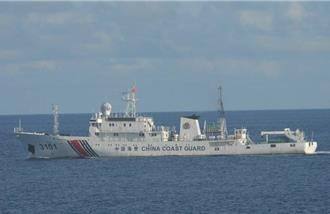 陸海警船又試圖闖入東沙海域　海巡派艦併航驅離