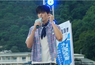 王品澔爸媽「突襲應援」暖心到場 撒嬌蹭吃地瓜球