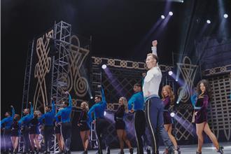 舞王「1秒30下」脚速惊人！《火焰之舞》在台首演震撼小巨蛋