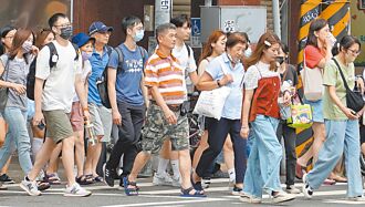 前七月平均月薪 增2.98％