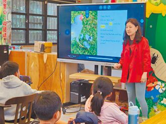 嘉縣 洪久惠投身偏鄉 獲傑出導師獎